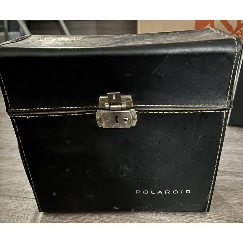 Vintage POLAROID Land Camera Automatic 230 Camera w/Strap Original Box UNTESTED